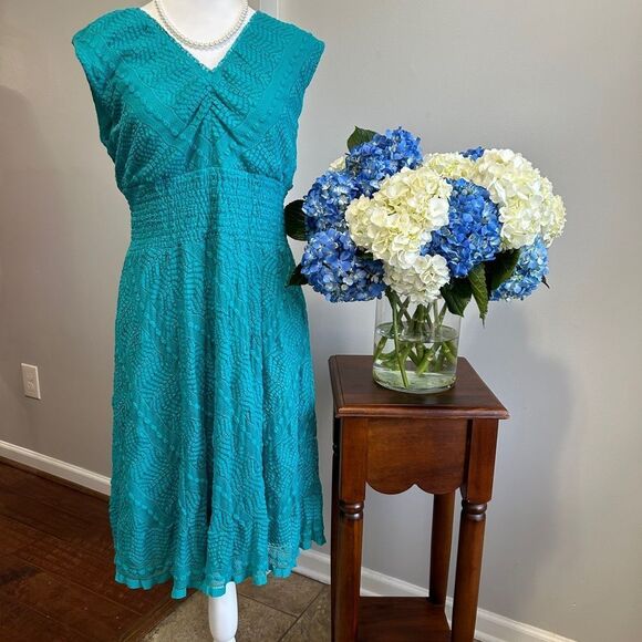 Rabbit Rabbit Rabbit Green Ruched Midi Dress - Picture 1 of 10